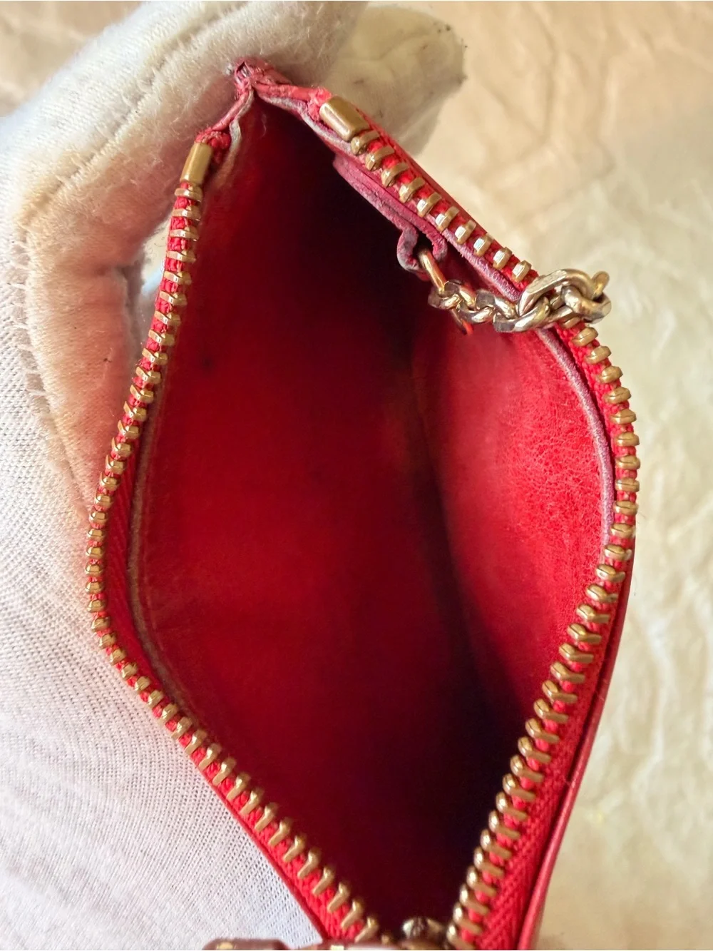 Louis Vuitton Red Epi Leather Key Cles/Pouch with Gold Hardware - Picture 10 of 16